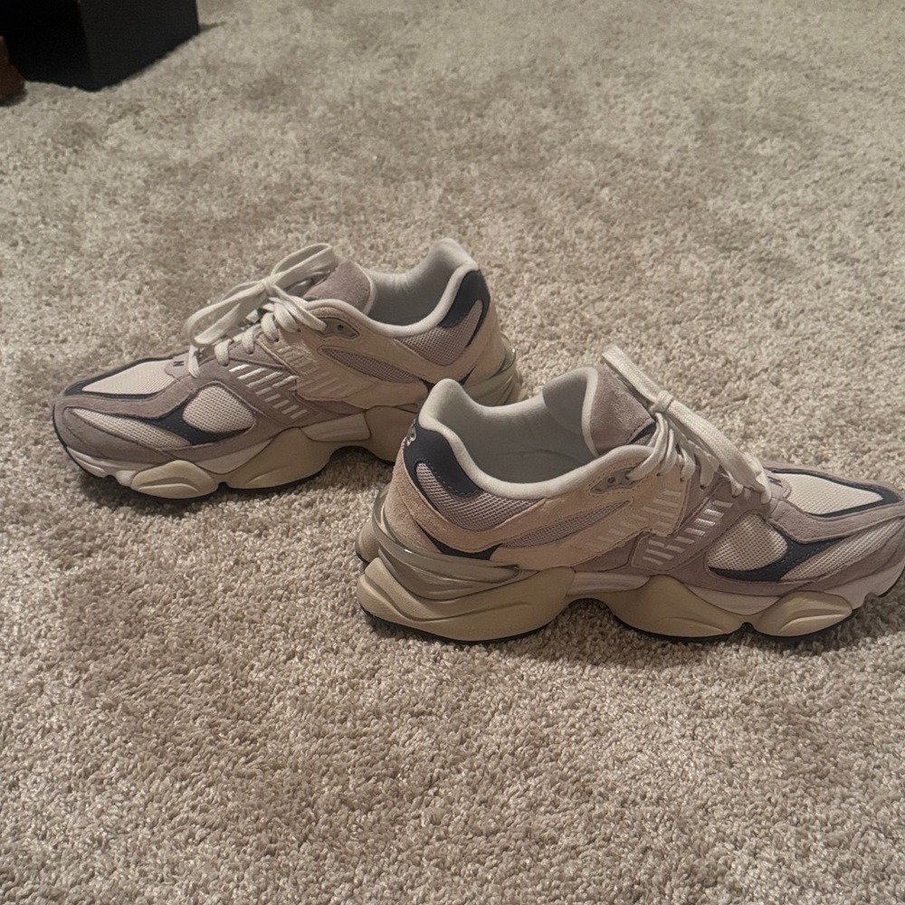 New Balance Beige and Gray Sneakers - Picture 4 of 13
